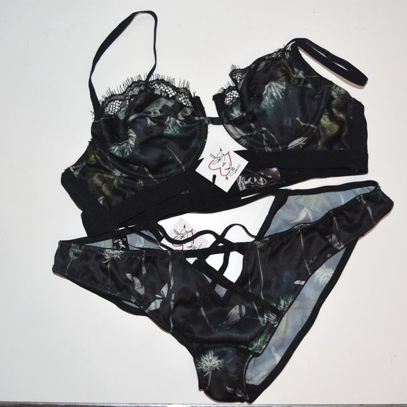 Peak & Beau Bra and Panty Set 34A/US 8 (Small fit) - Picture 1 of 9